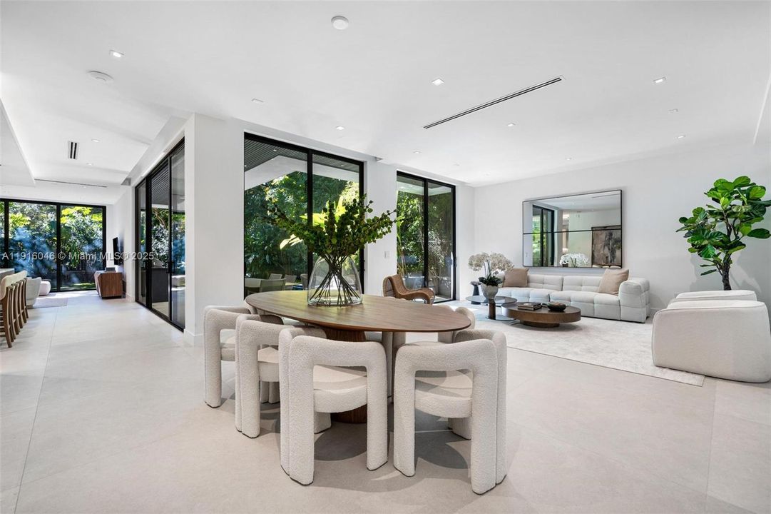 For Sale: $5,895,000 (5 beds, 5 baths, 4161 Square Feet)