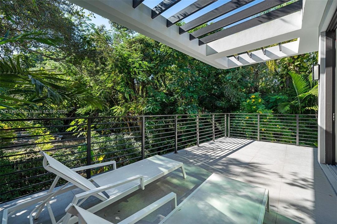 For Sale: $5,895,000 (5 beds, 5 baths, 4161 Square Feet)