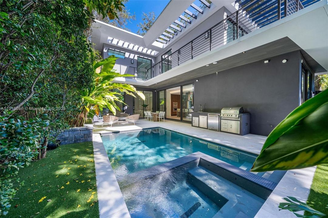 For Sale: $5,895,000 (5 beds, 5 baths, 4161 Square Feet)