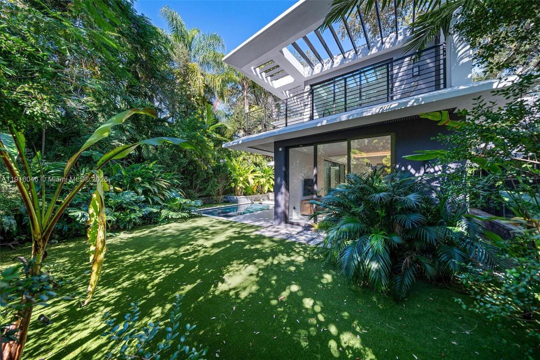 For Sale: $5,895,000 (5 beds, 5 baths, 4161 Square Feet)