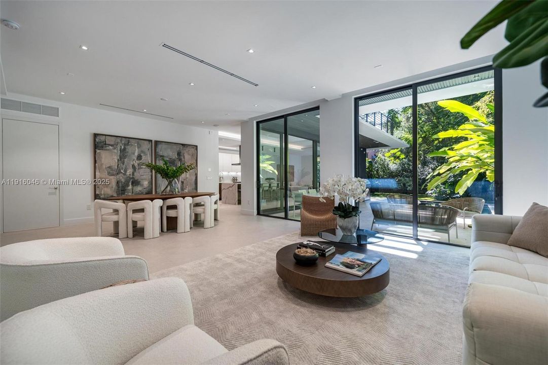 For Sale: $5,895,000 (5 beds, 5 baths, 4161 Square Feet)