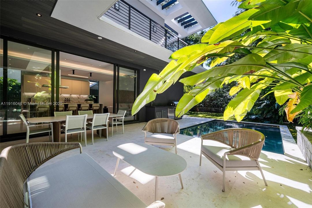 For Sale: $5,895,000 (5 beds, 5 baths, 4161 Square Feet)