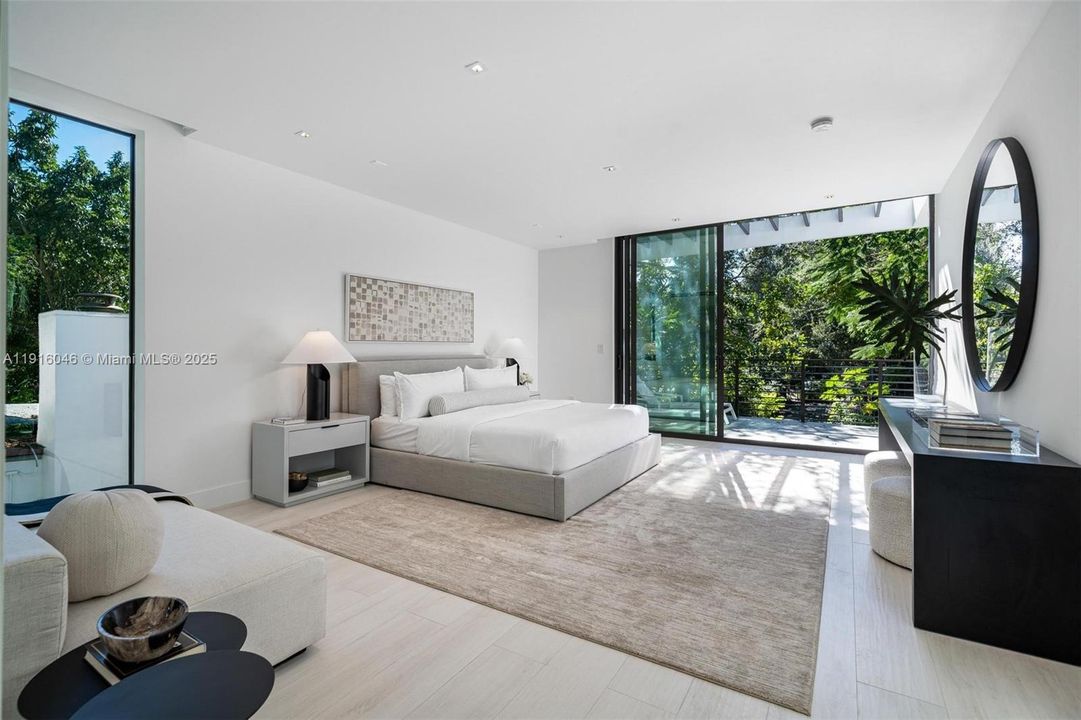 For Sale: $5,895,000 (5 beds, 5 baths, 4161 Square Feet)