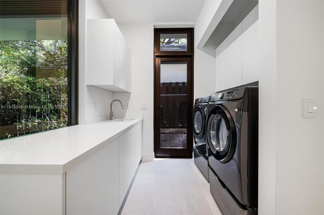 For Sale: $5,895,000 (5 beds, 5 baths, 4161 Square Feet)