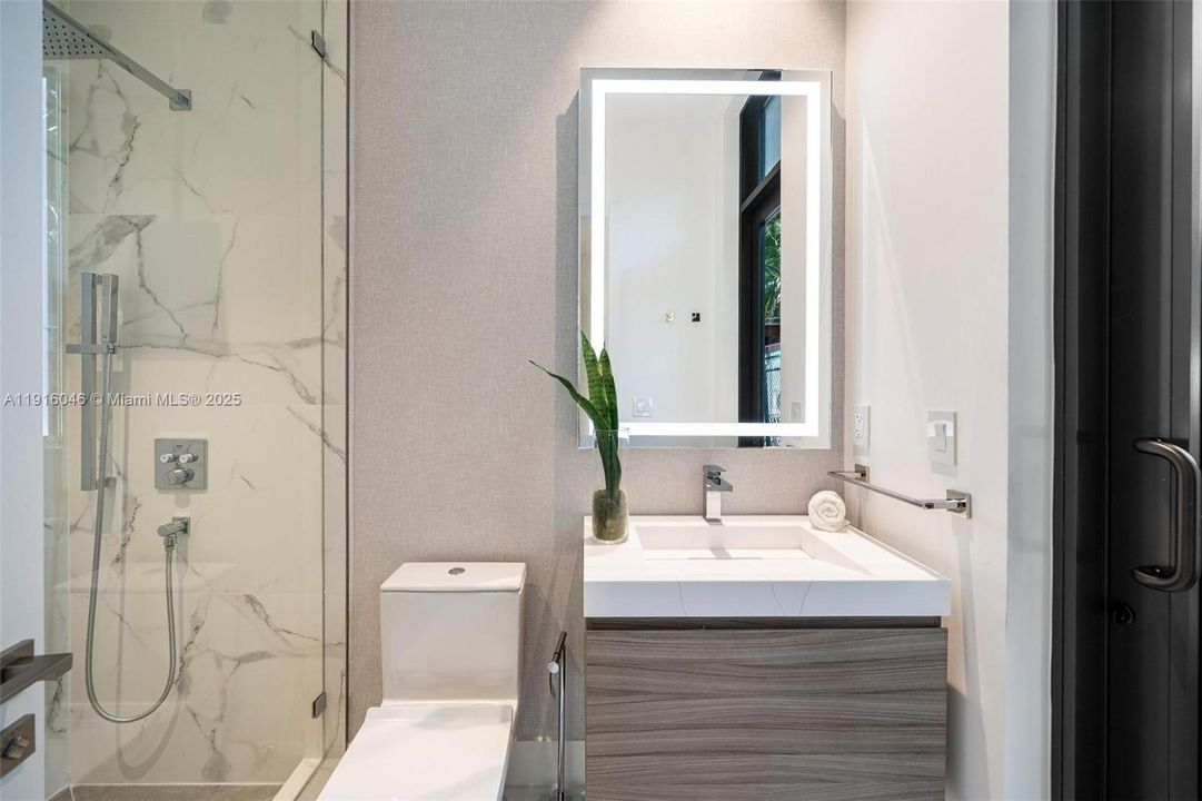 For Sale: $5,895,000 (5 beds, 5 baths, 4161 Square Feet)