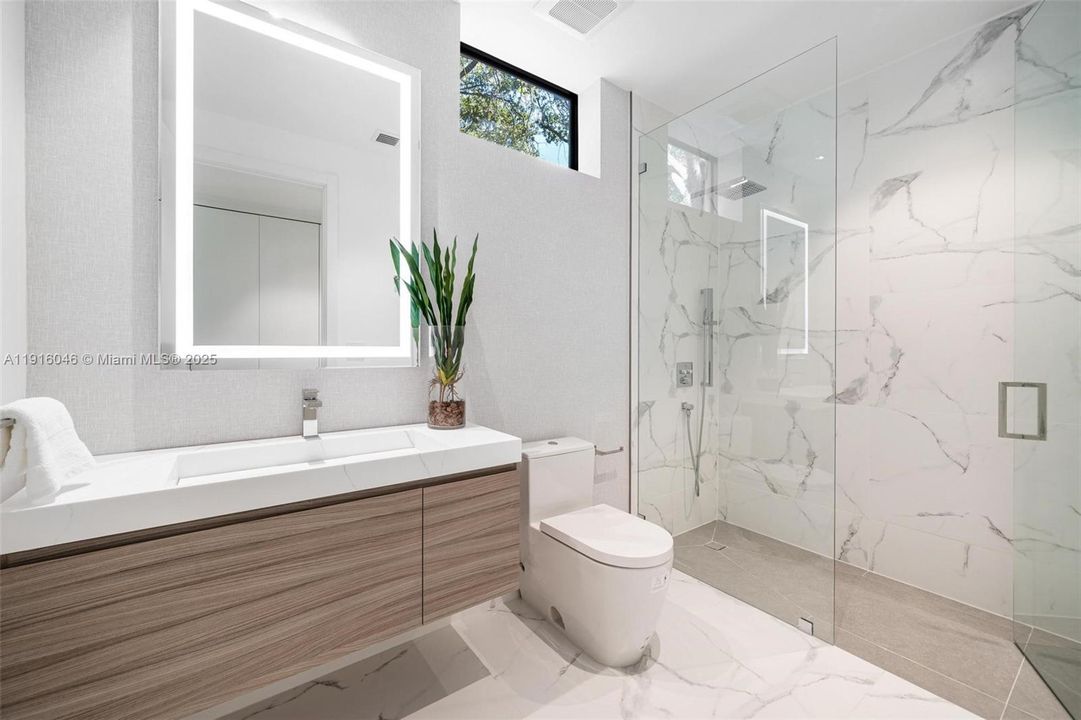 For Sale: $5,895,000 (5 beds, 5 baths, 4161 Square Feet)