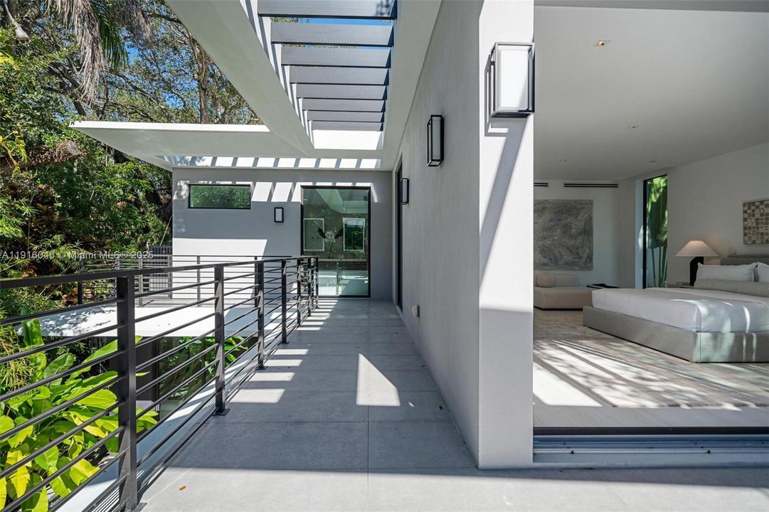 For Sale: $5,895,000 (5 beds, 5 baths, 4161 Square Feet)