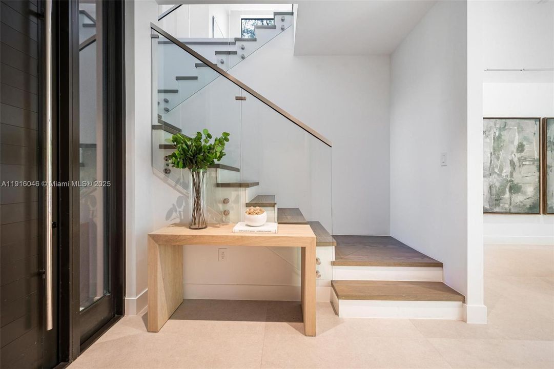 For Sale: $5,895,000 (5 beds, 5 baths, 4161 Square Feet)