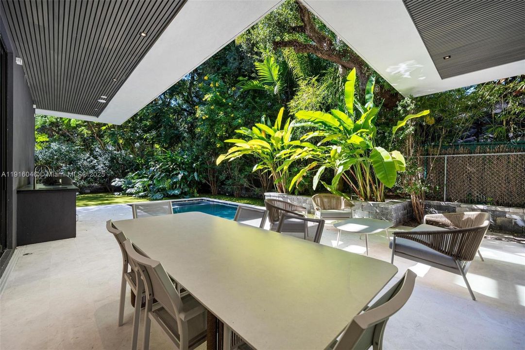 For Sale: $5,895,000 (5 beds, 5 baths, 4161 Square Feet)