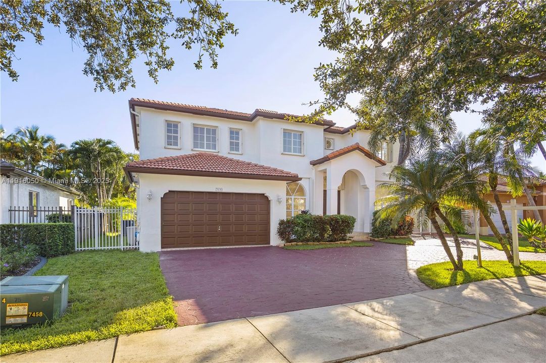 En Venta: $1,195,000 (5 camas, 4 baños, 3434 Pies cuadrados)