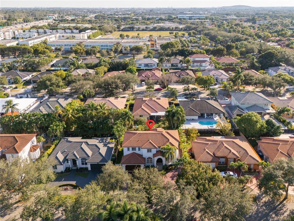 En Venta: $1,195,000 (5 camas, 4 baños, 3434 Pies cuadrados)