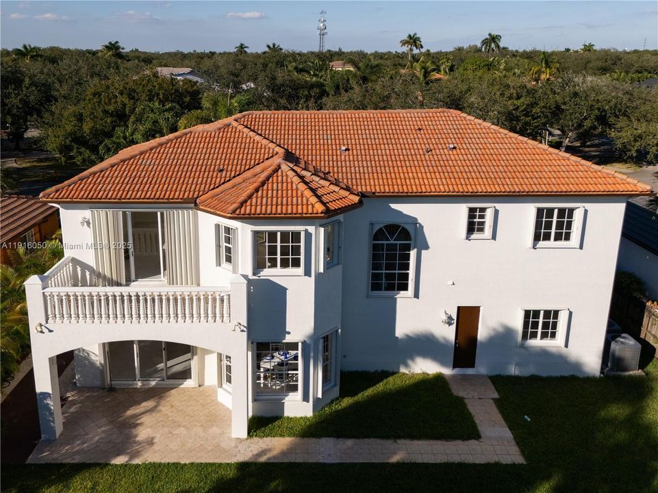 En Venta: $1,195,000 (5 camas, 4 baños, 3434 Pies cuadrados)