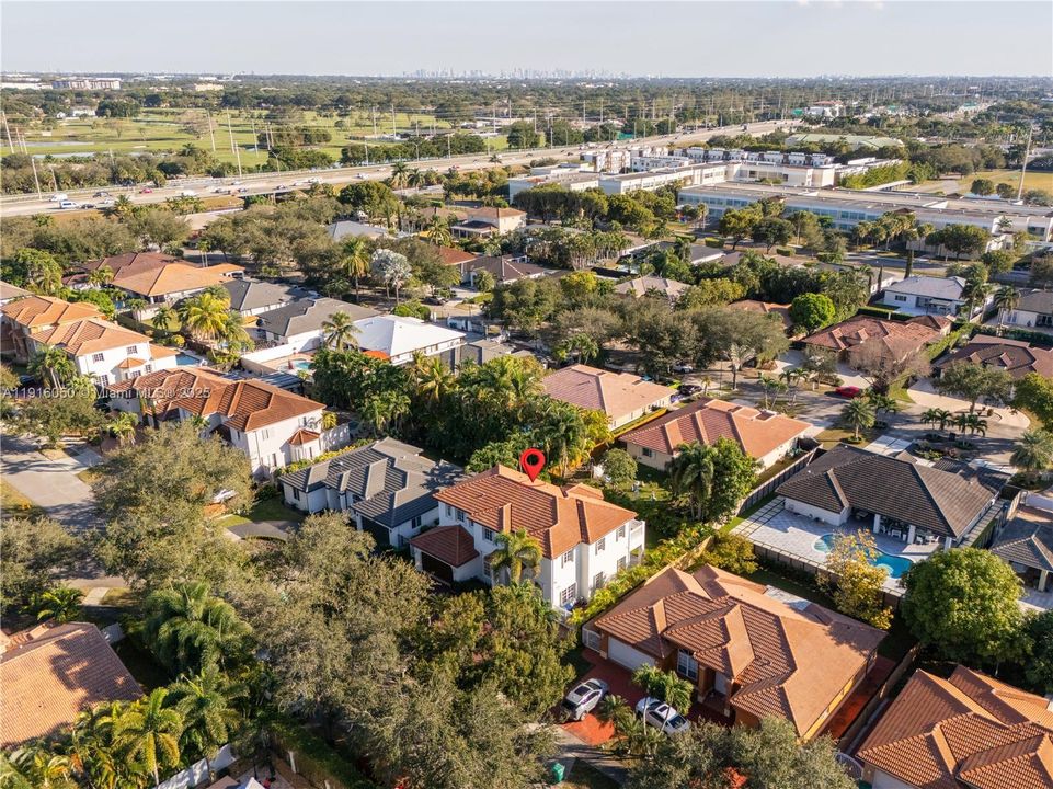 En Venta: $1,195,000 (5 camas, 4 baños, 3434 Pies cuadrados)