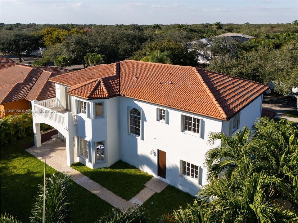 En Venta: $1,195,000 (5 camas, 4 baños, 3434 Pies cuadrados)