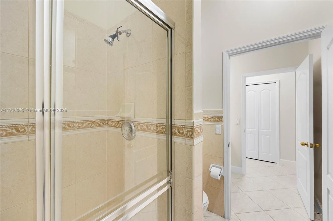 En Venta: $1,195,000 (5 camas, 4 baños, 3434 Pies cuadrados)