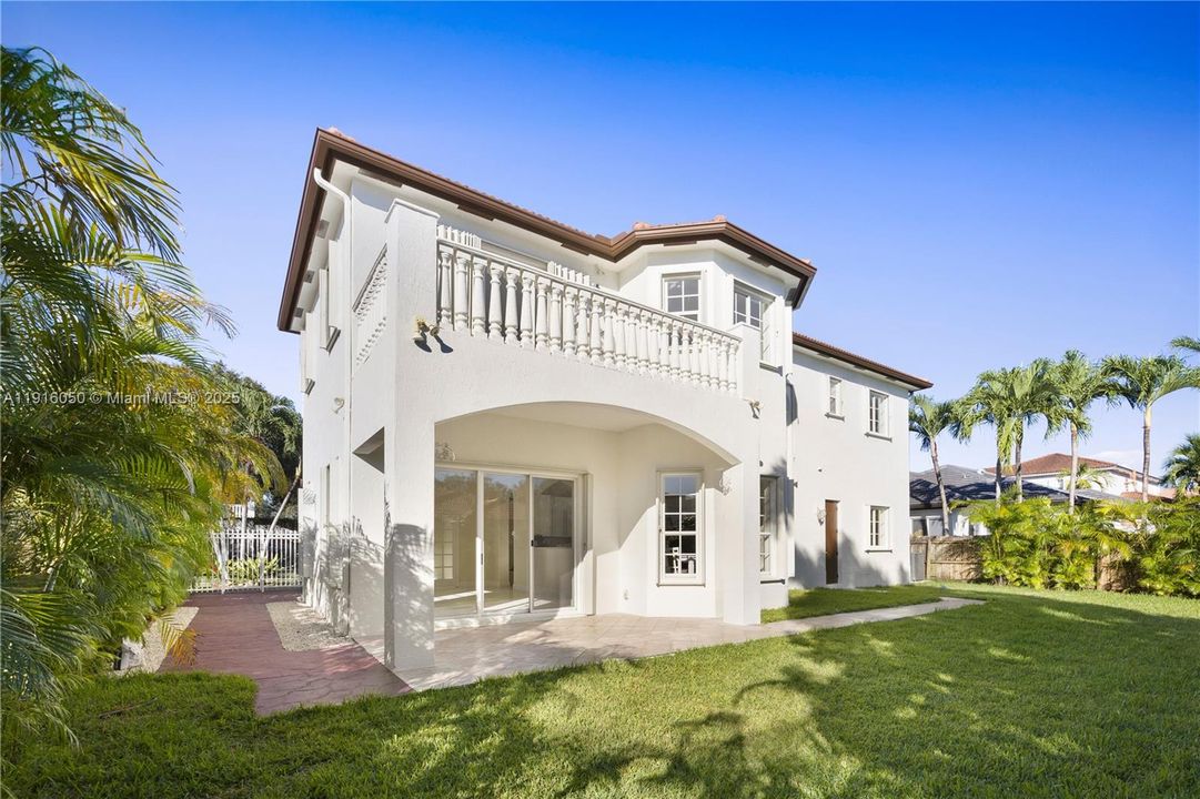 En Venta: $1,195,000 (5 camas, 4 baños, 3434 Pies cuadrados)