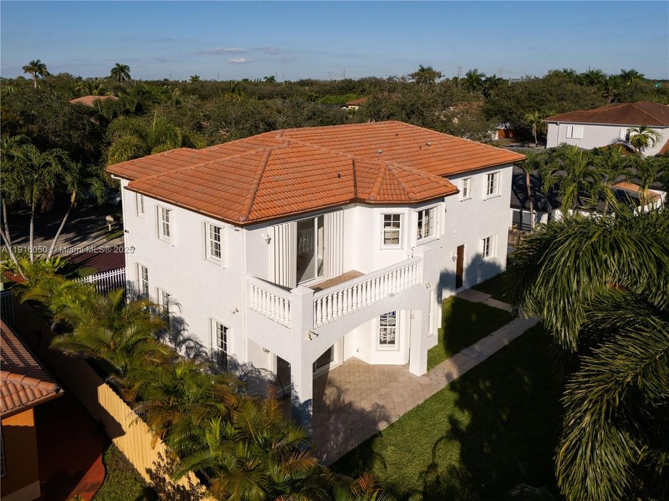 En Venta: $1,195,000 (5 camas, 4 baños, 3434 Pies cuadrados)