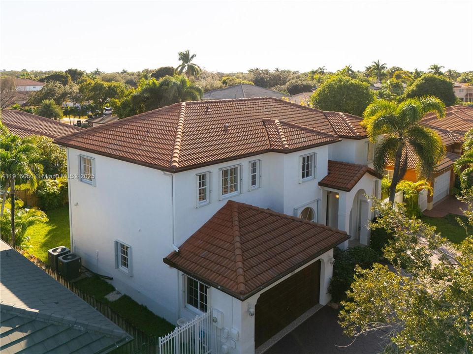 En Venta: $1,195,000 (5 camas, 4 baños, 3434 Pies cuadrados)