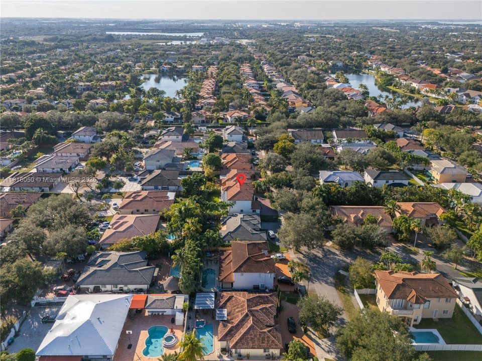 En Venta: $1,195,000 (5 camas, 4 baños, 3434 Pies cuadrados)