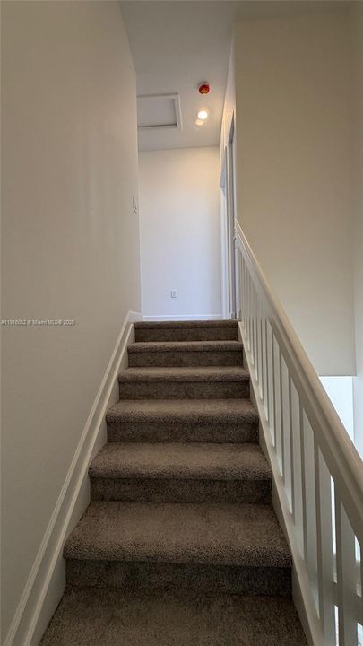 For Rent: $2,400 (3 beds, 2 baths, 1483 Square Feet)