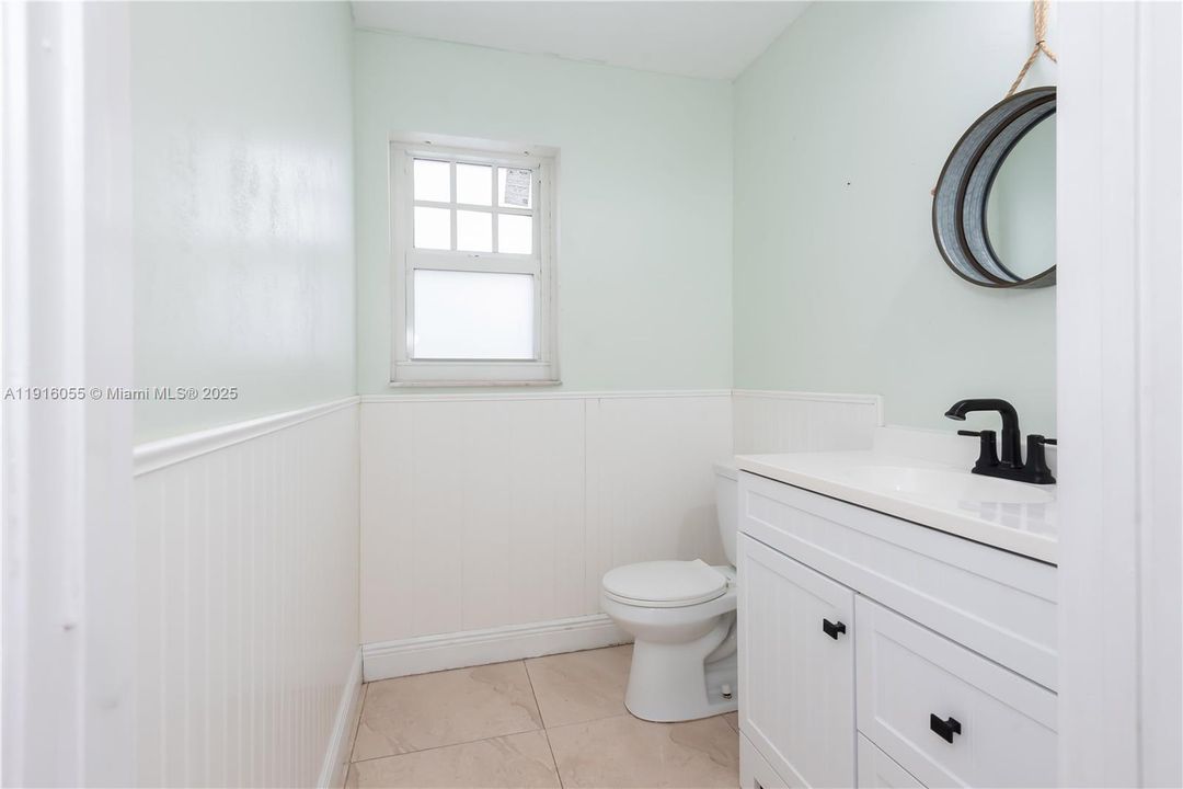 Active With Contract: $389,999 (3 beds, 2 baths, 1491 Square Feet)