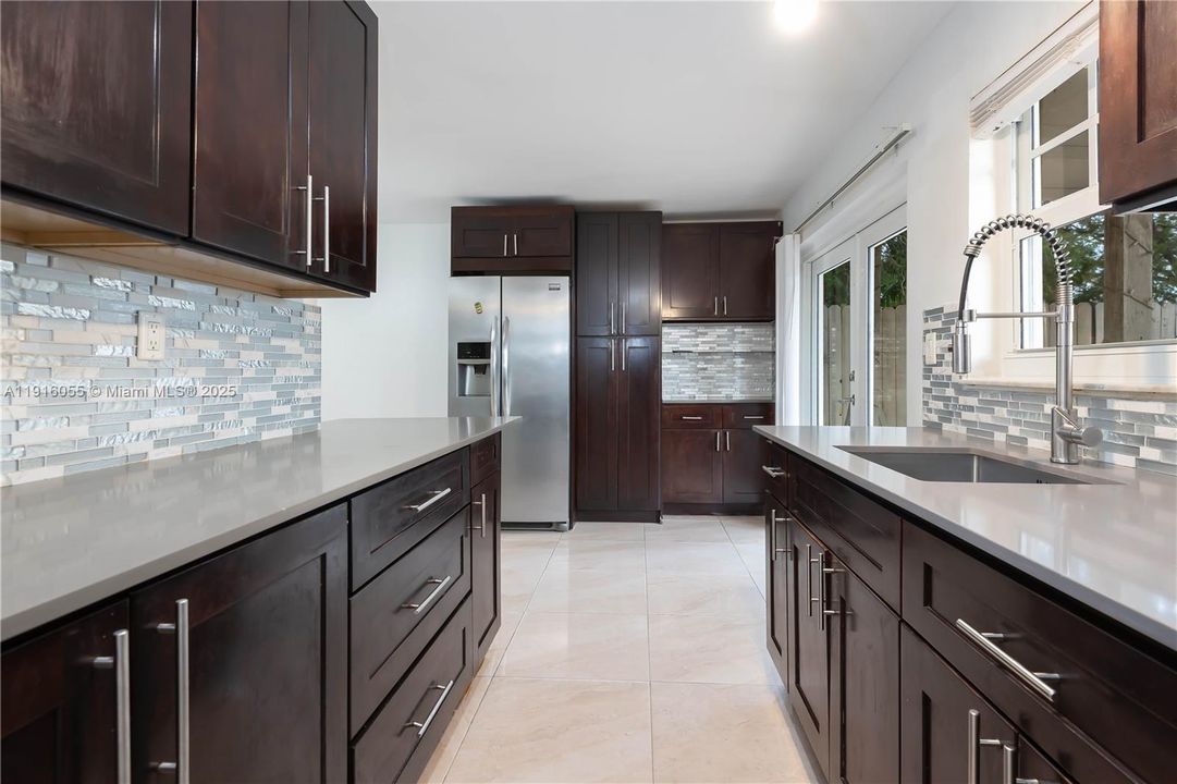 Active With Contract: $389,999 (3 beds, 2 baths, 1491 Square Feet)