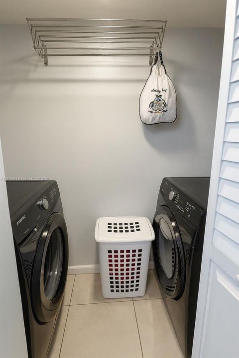 For Sale: $330,000 (2 beds, 2 baths, 1208 Square Feet)