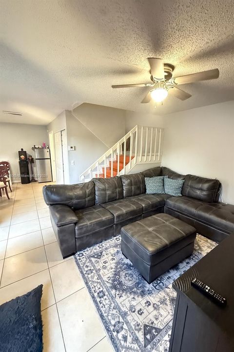 For Sale: $330,000 (2 beds, 2 baths, 1208 Square Feet)