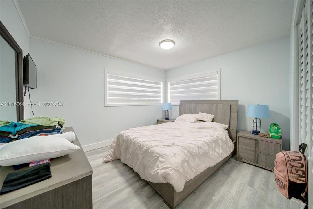 出租: $7,300 (3 贝兹, 2 浴室, 2208 平方英尺)