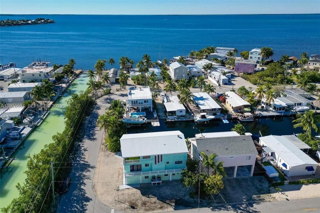 出租: $7,300 (3 贝兹, 2 浴室, 2208 平方英尺)