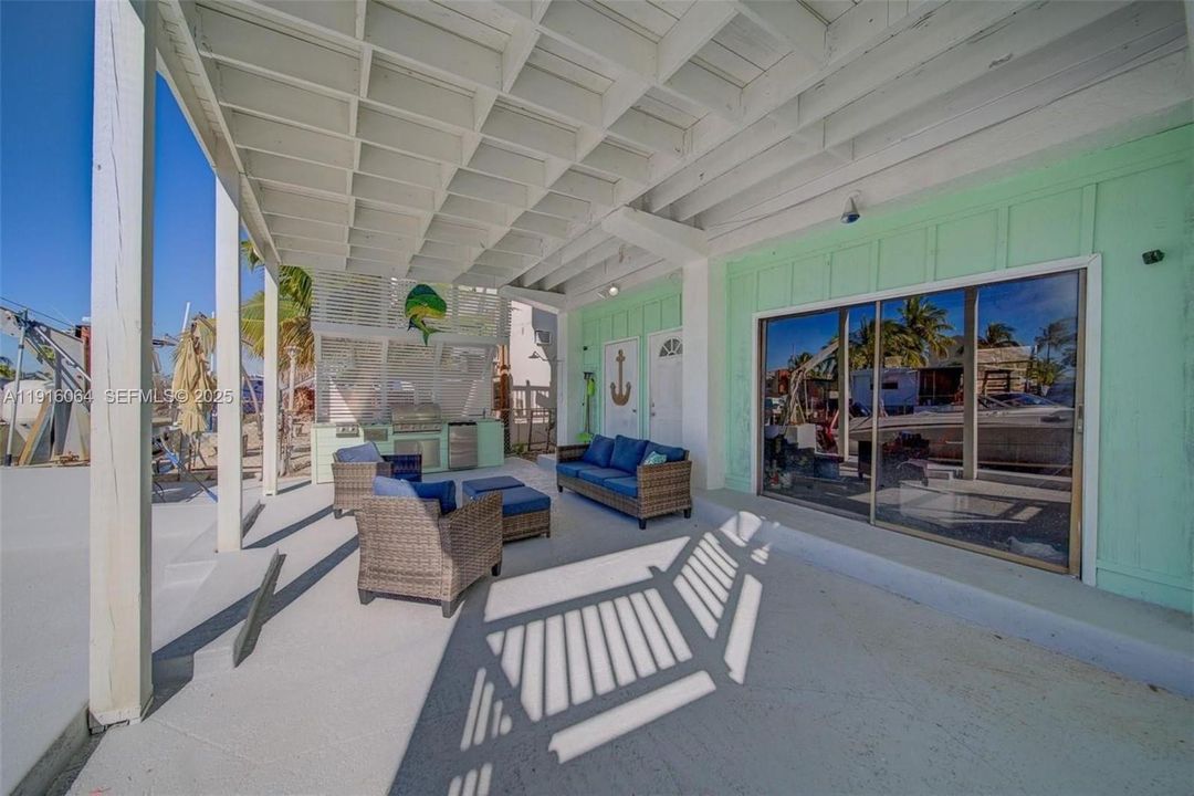 出租: $7,300 (3 贝兹, 2 浴室, 2208 平方英尺)