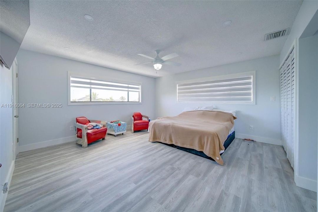 出租: $7,300 (3 贝兹, 2 浴室, 2208 平方英尺)