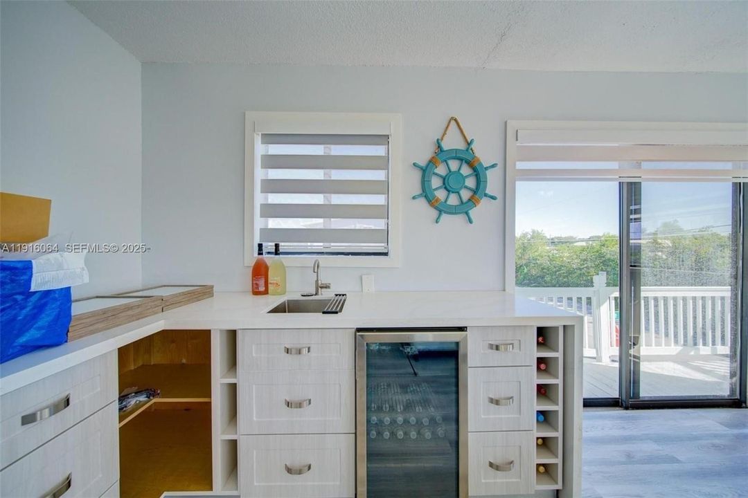 出租: $7,300 (3 贝兹, 2 浴室, 2208 平方英尺)