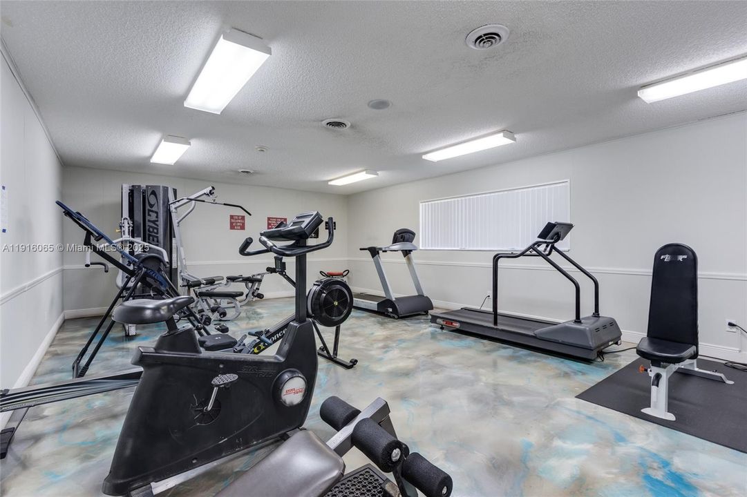 На продажу: $75,000 (1 спален, 1 ванн, 739 Квадратных фут)