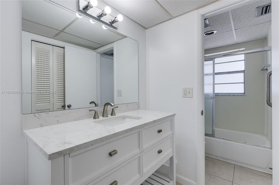 На продажу: $75,000 (1 спален, 1 ванн, 739 Квадратных фут)