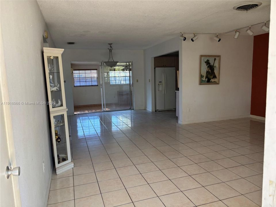 For Sale: $595,000 (3 beds, 2 baths, 2064 Square Feet)