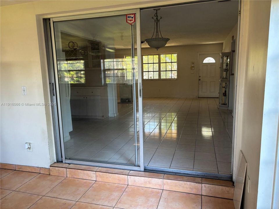 For Sale: $595,000 (3 beds, 2 baths, 2064 Square Feet)