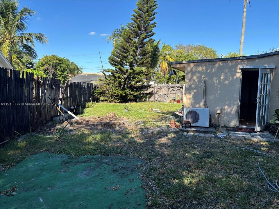 For Sale: $595,000 (3 beds, 2 baths, 2064 Square Feet)