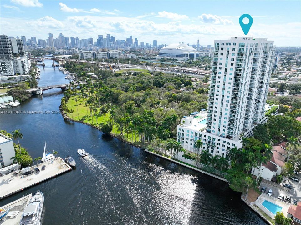 For Rent: $2,450 (1 beds, 1 baths, 637 Square Feet)