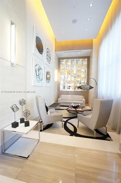 For Rent: $3,150 (1 beds, 1 baths, 674 Square Feet)