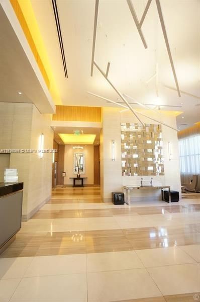 For Rent: $3,150 (1 beds, 1 baths, 674 Square Feet)