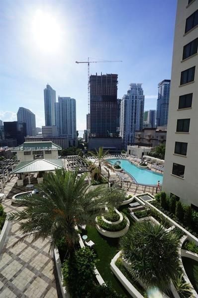 For Rent: $3,150 (1 beds, 1 baths, 674 Square Feet)