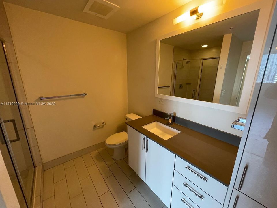 For Rent: $3,150 (1 beds, 1 baths, 674 Square Feet)