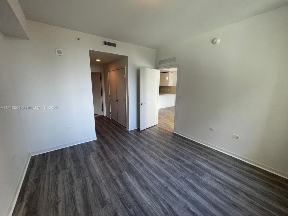 For Rent: $3,150 (1 beds, 1 baths, 674 Square Feet)