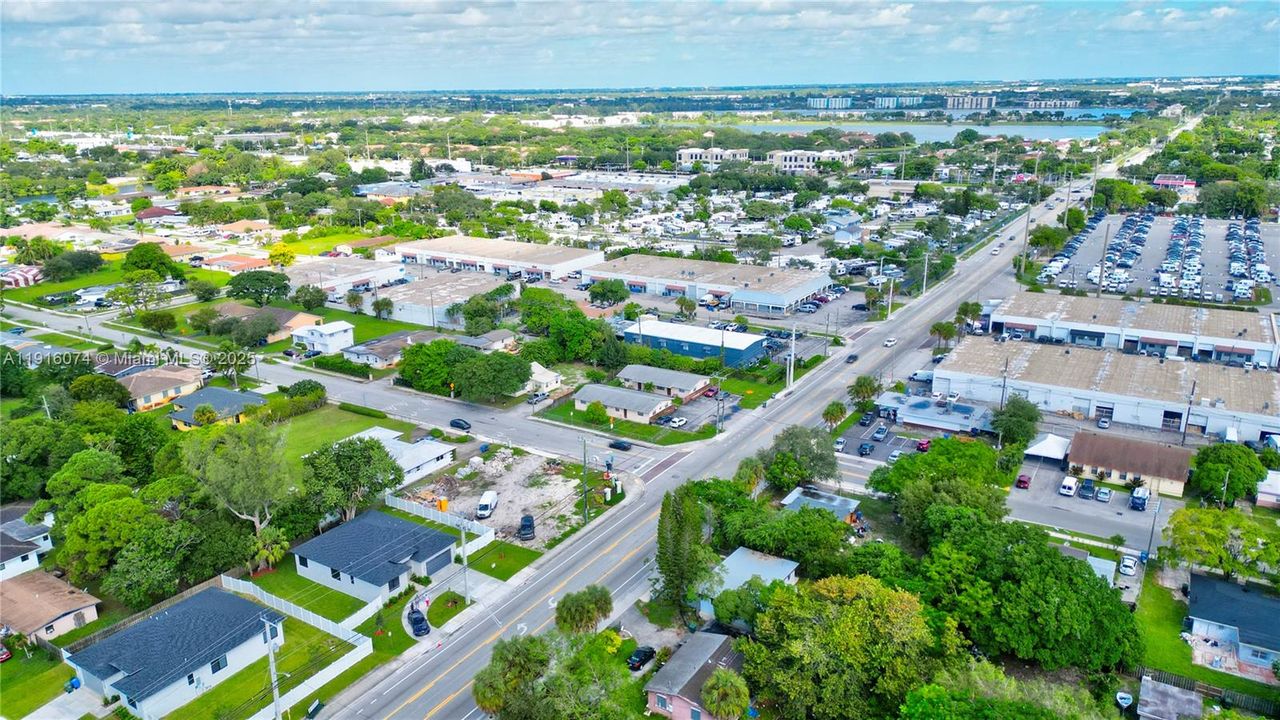 En Venta: $450,000 (4 camas, 2 baños, 1180 Pies cuadrados)