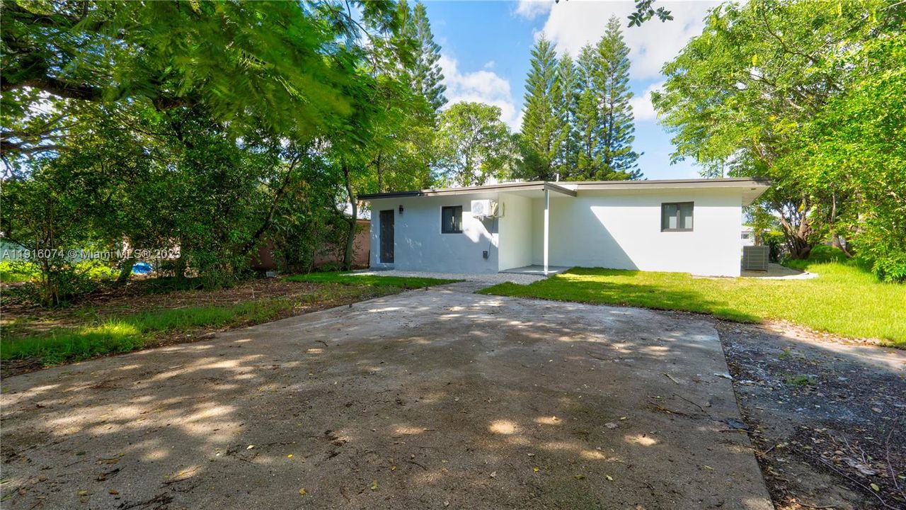 En Venta: $450,000 (4 camas, 2 baños, 1180 Pies cuadrados)