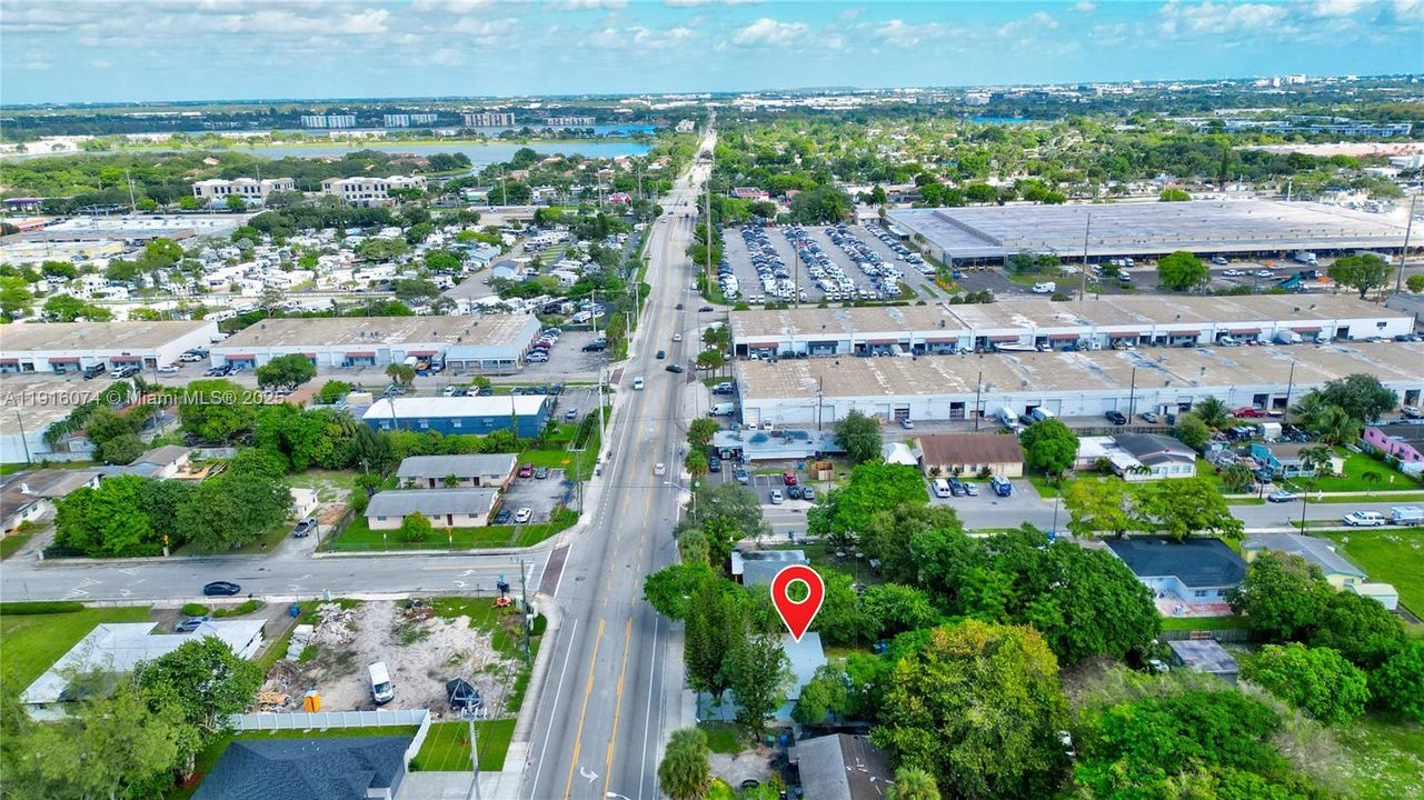 En Venta: $450,000 (4 camas, 2 baños, 1180 Pies cuadrados)