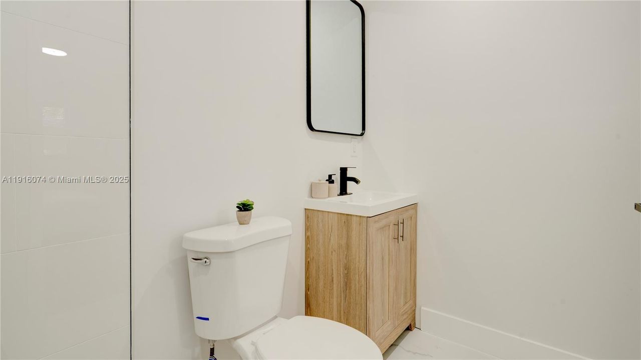 En Venta: $450,000 (4 camas, 2 baños, 1180 Pies cuadrados)