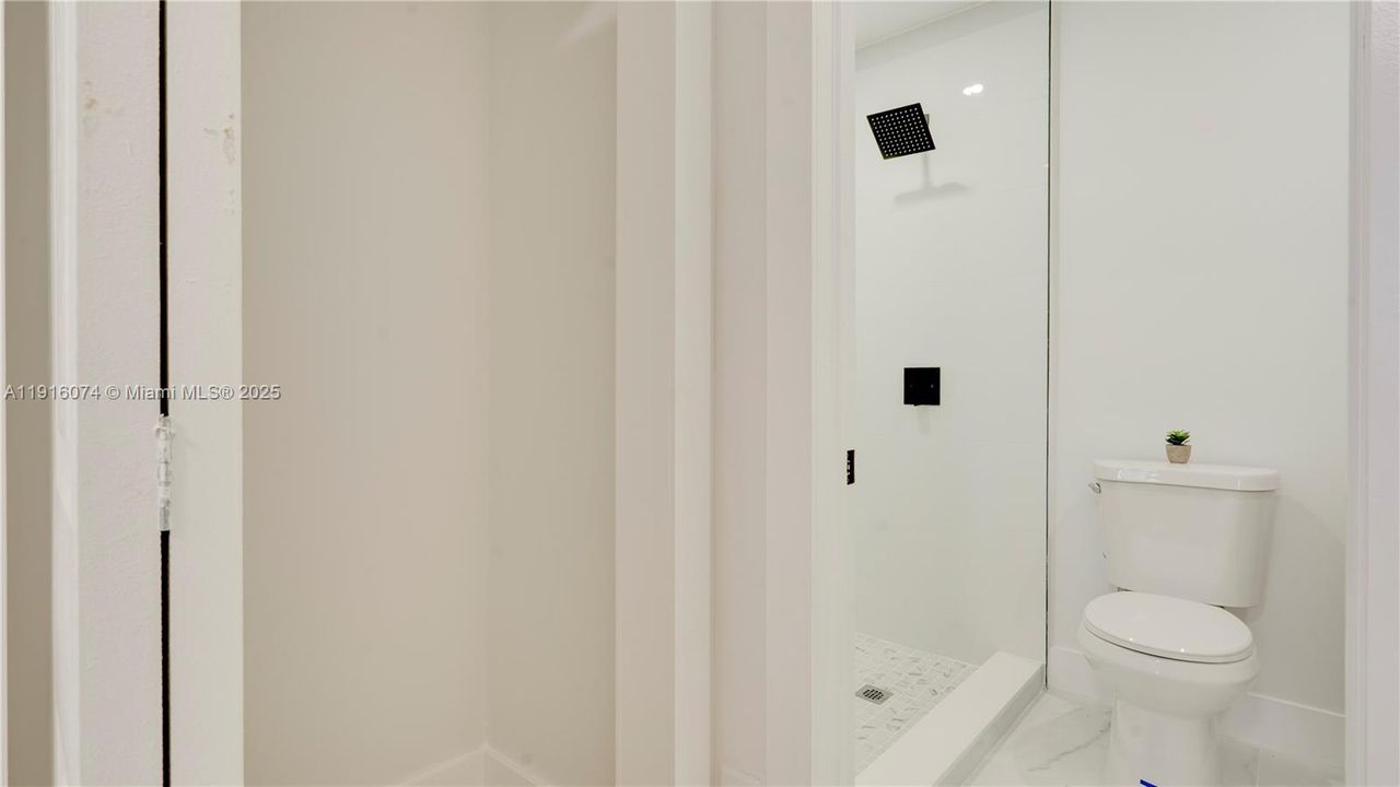 En Venta: $450,000 (4 camas, 2 baños, 1180 Pies cuadrados)