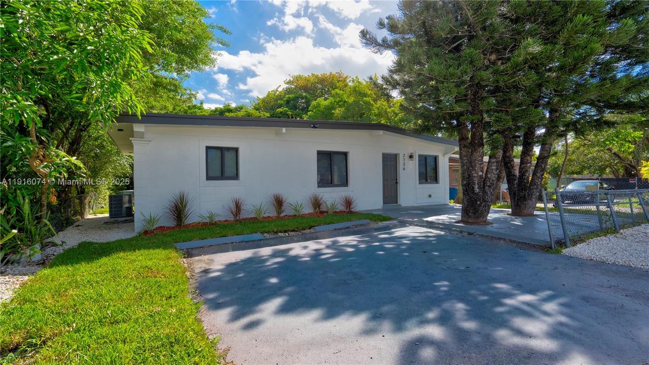 En Venta: $450,000 (4 camas, 2 baños, 1180 Pies cuadrados)